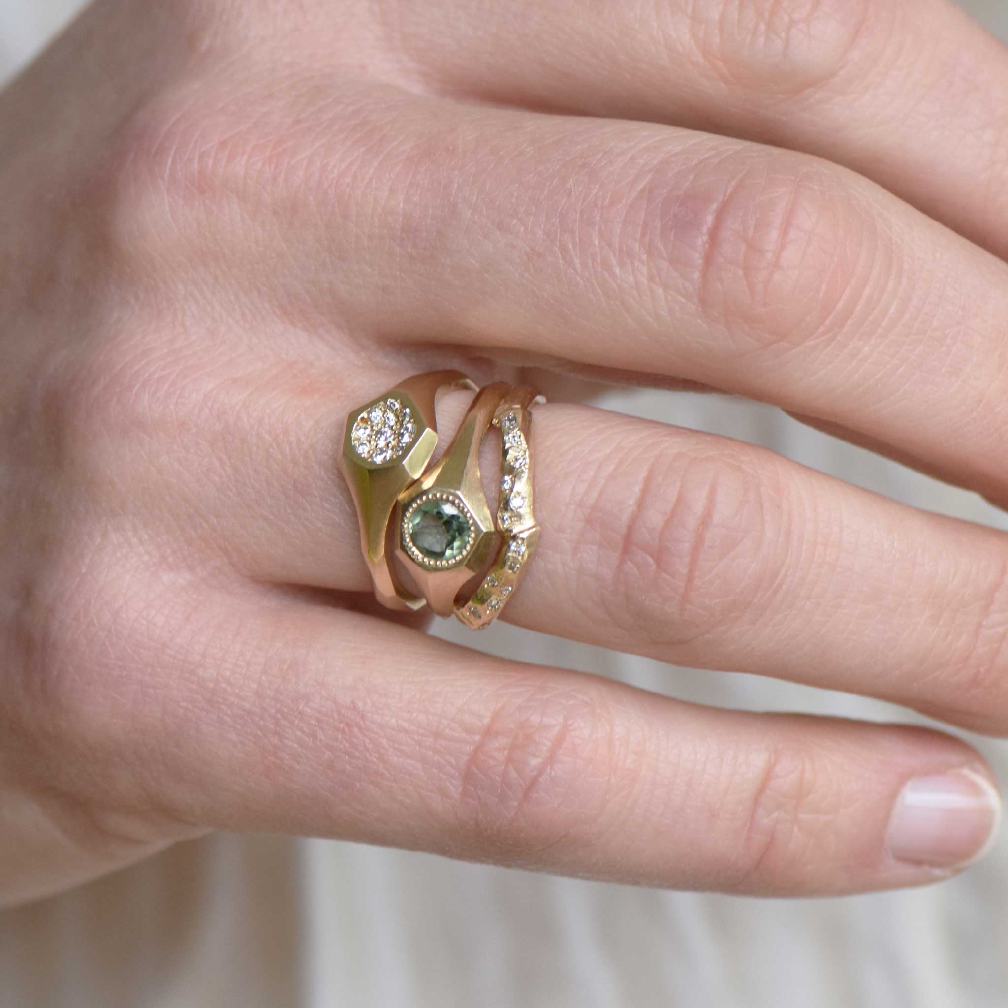 White Diamond Geoda Mini Signet Ring in 9ct Gold